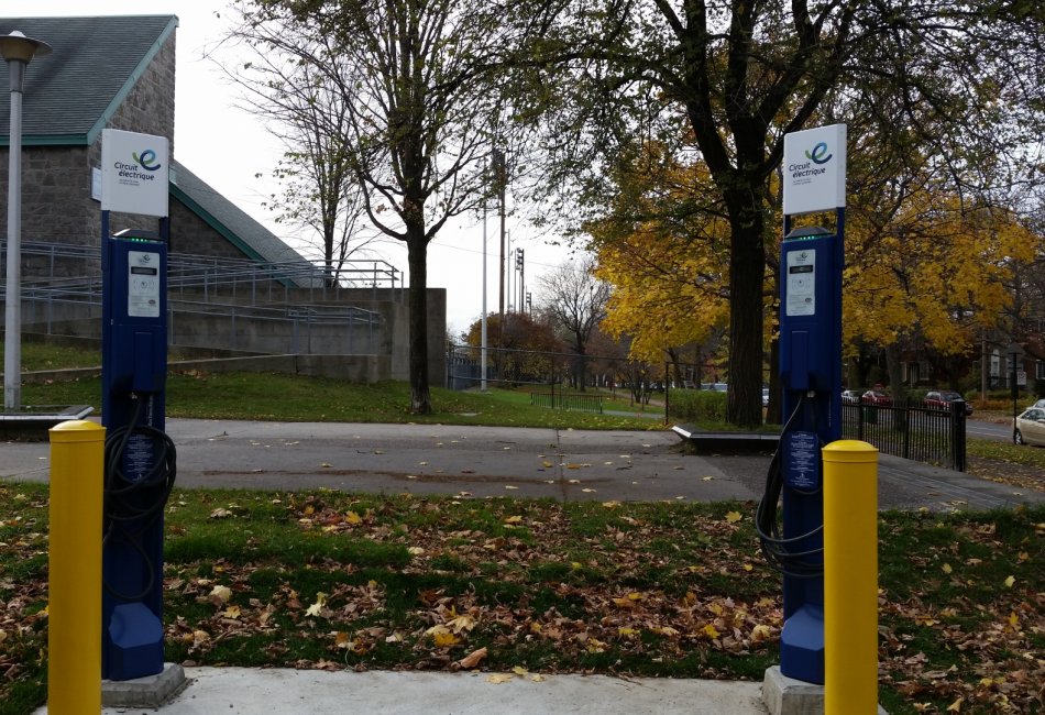 EEGT - Borne électrique