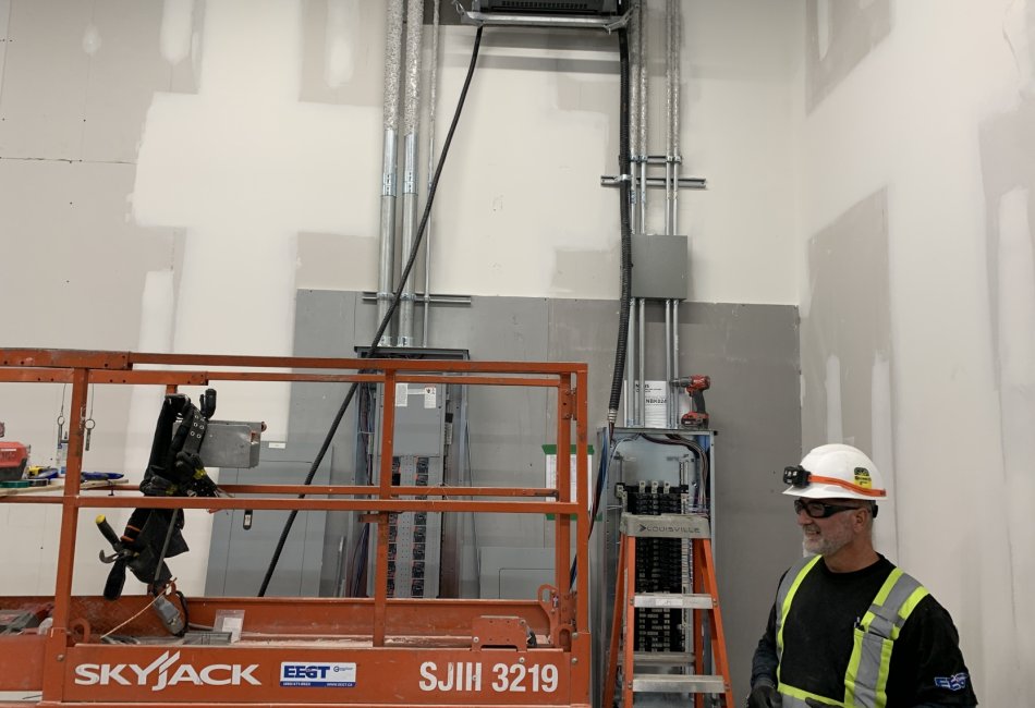 EEGT - St-Hubert Distribution Center 