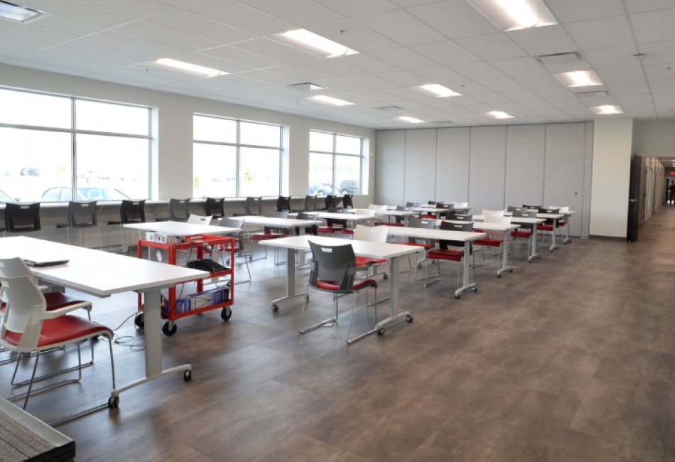 EEGT - Les Entrepôts AB