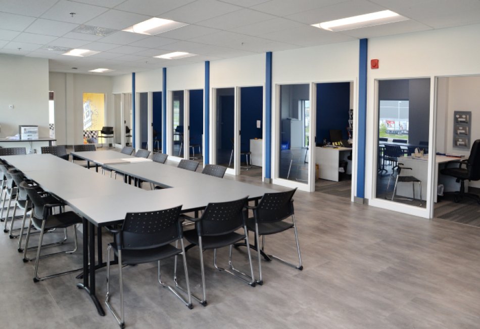 EEGT - Les Entrepôts AB